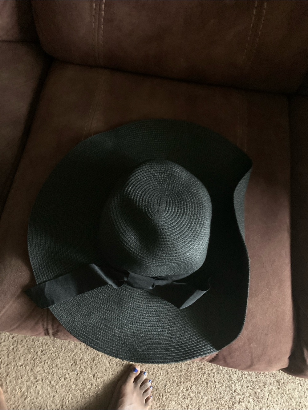 Wide-Brim Sun Hat with Bow - Black